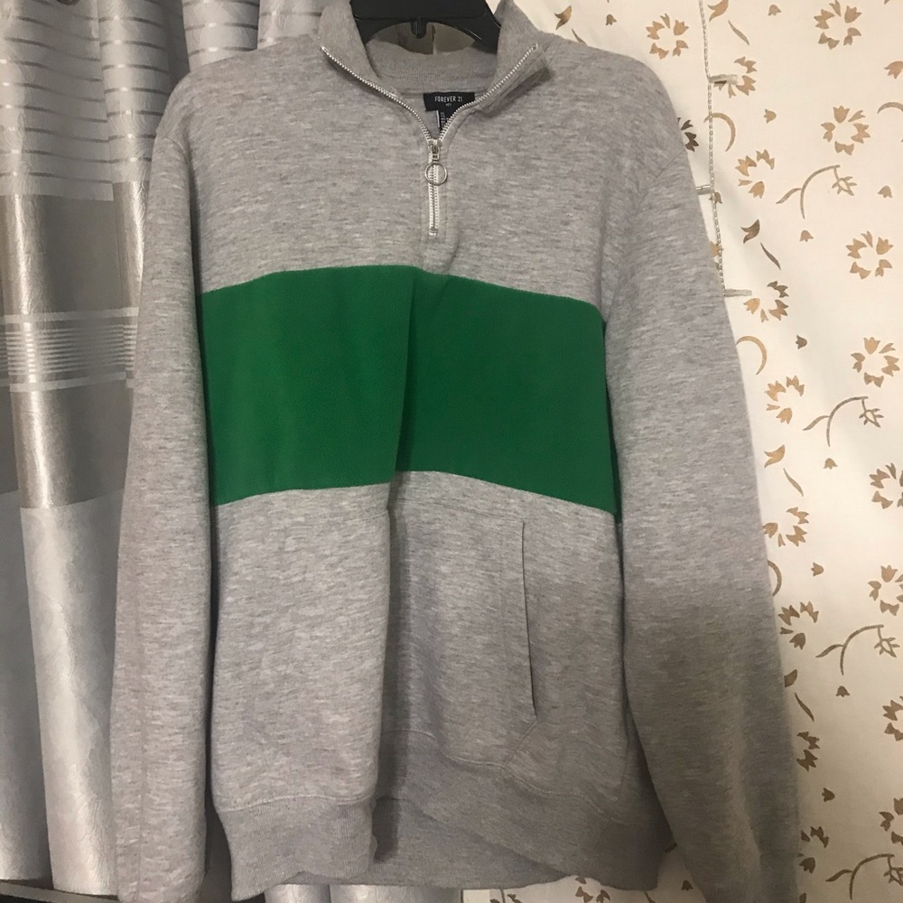 FOREVER 21 oversize gray half zip